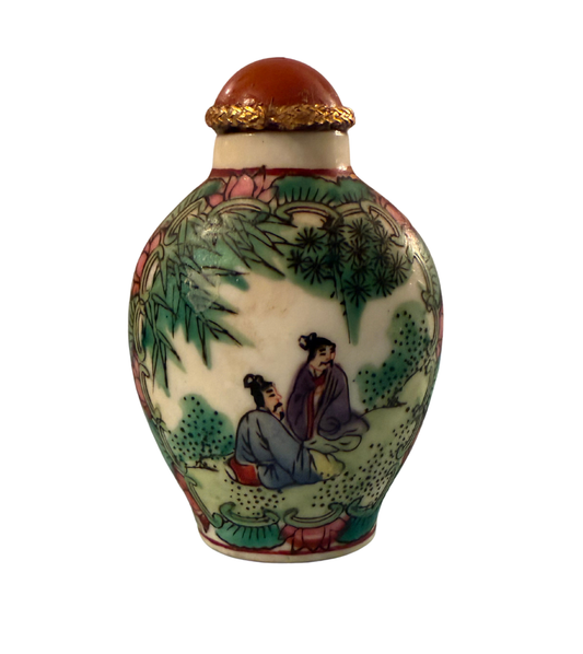 Rose Medallion PorcelainSnuff Bottle